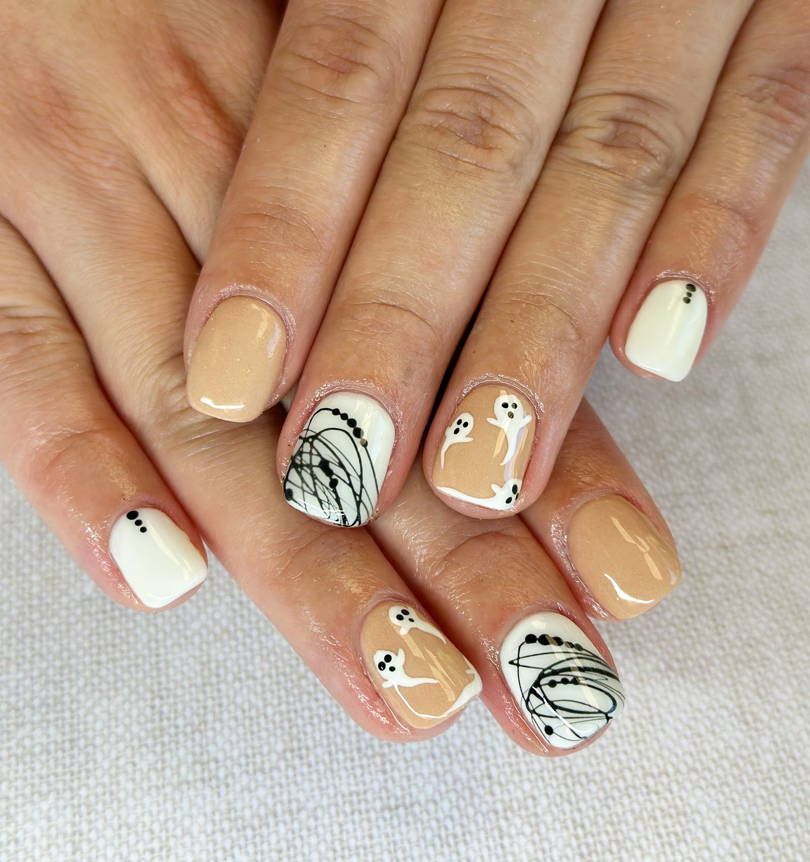 ALLURA NAILS LOUNGE nail photo 2